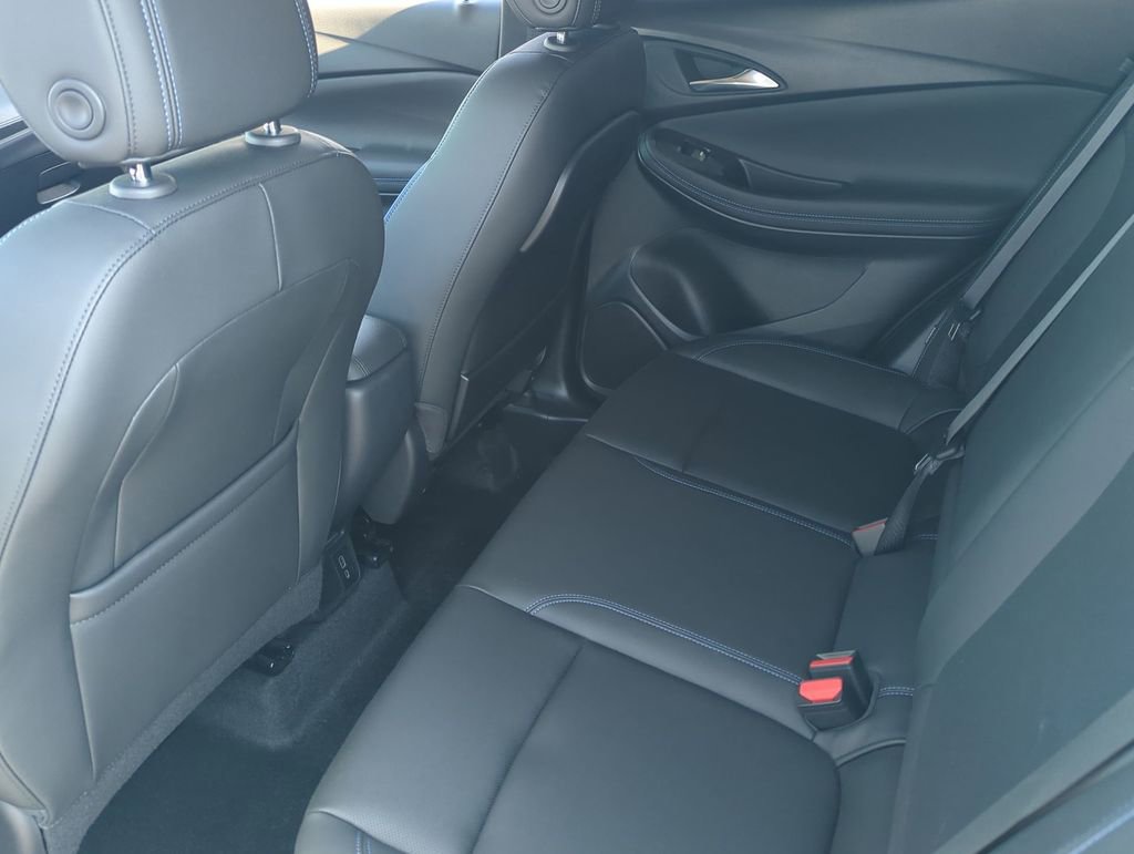 Used 2025 Buick Encore GX Sport Touring w/ Advanced Technology Package image 22