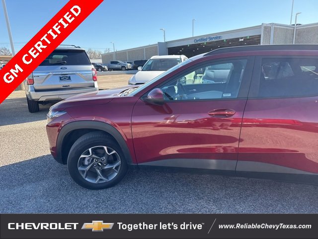 Certified 2025 Chevrolet Trax LT w/ LT Convenience Package image 5
