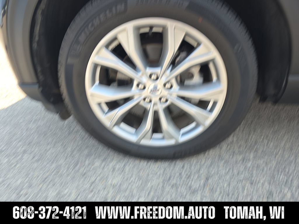 Used 2023 Ford Explorer Limited AWD/4WD image 14