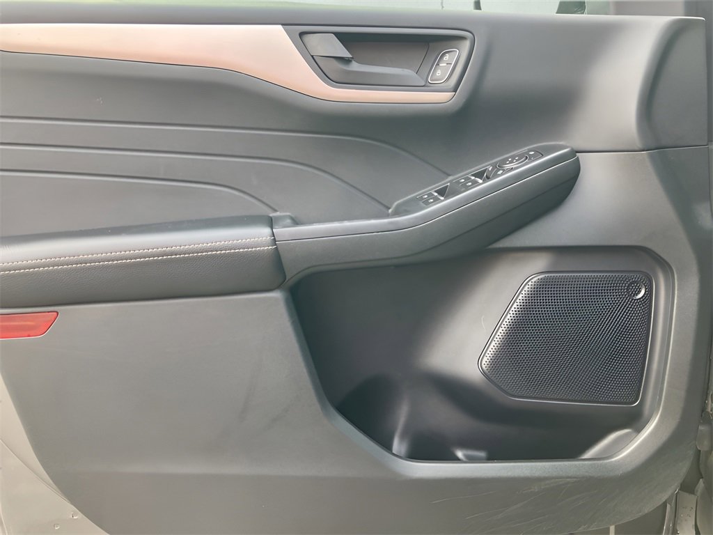 Used 2022 Ford Escape SE w/ Convenience Package image 29