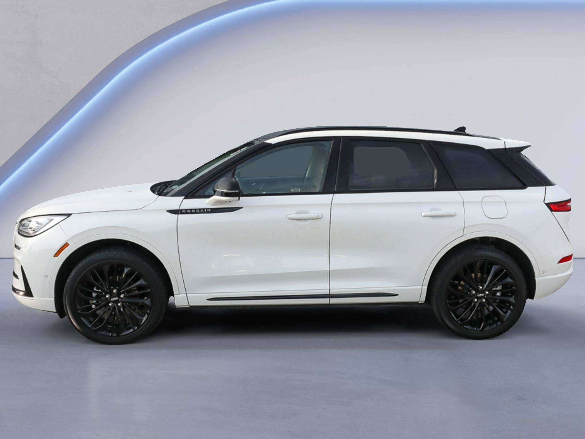 Used 2023 Lincoln Corsair Reserve w/ Equipment Group 202A AWD/4WD image 4