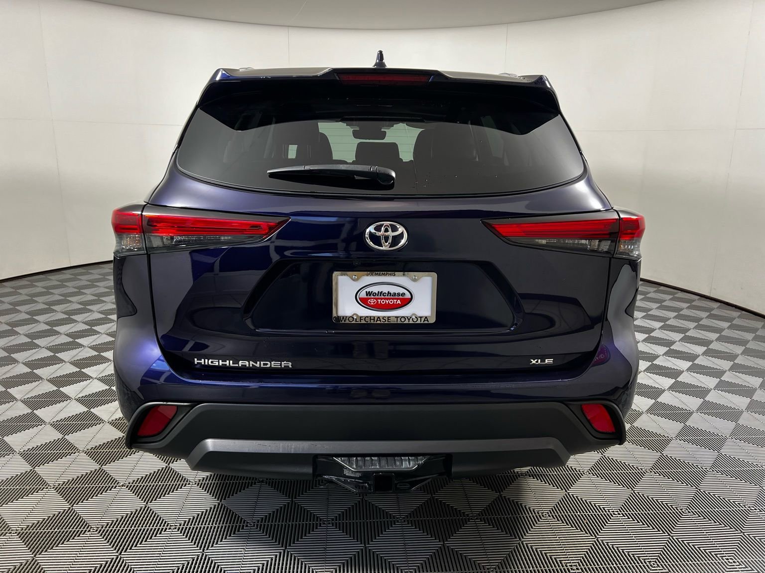 Used 2023 Toyota Highlander XLE image 5