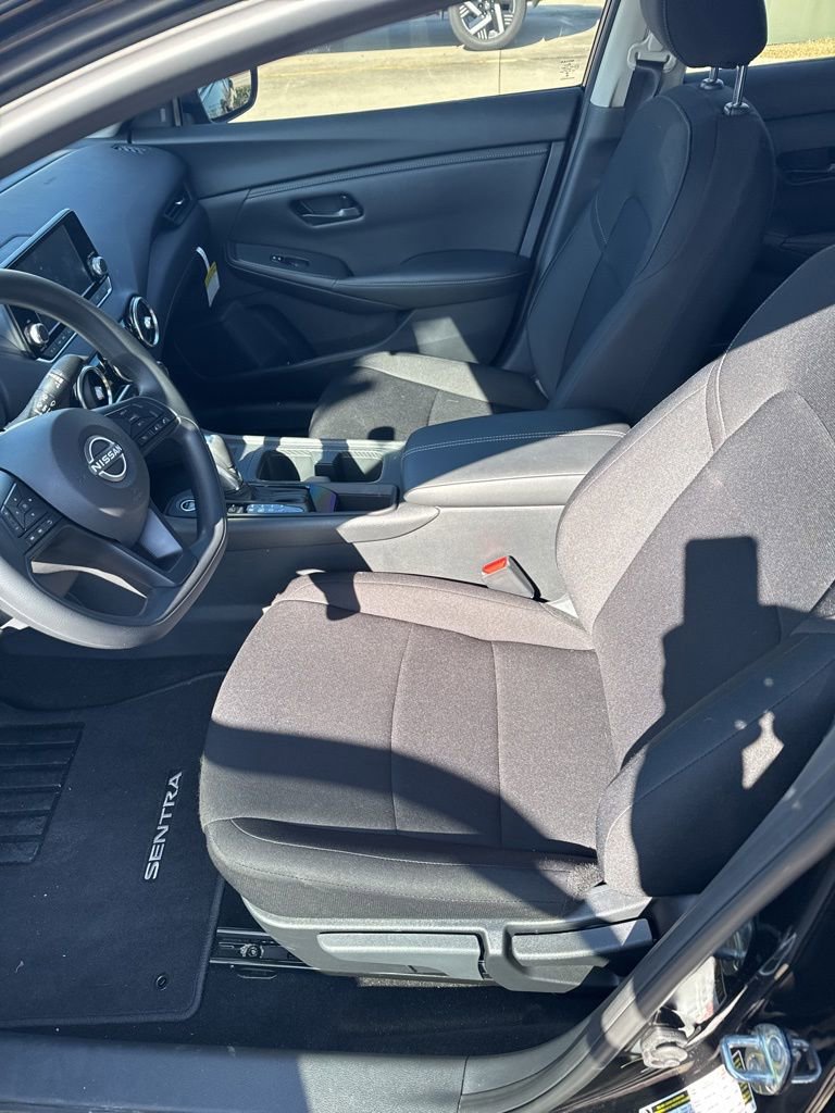 Used 2025 Nissan Sentra S image 12