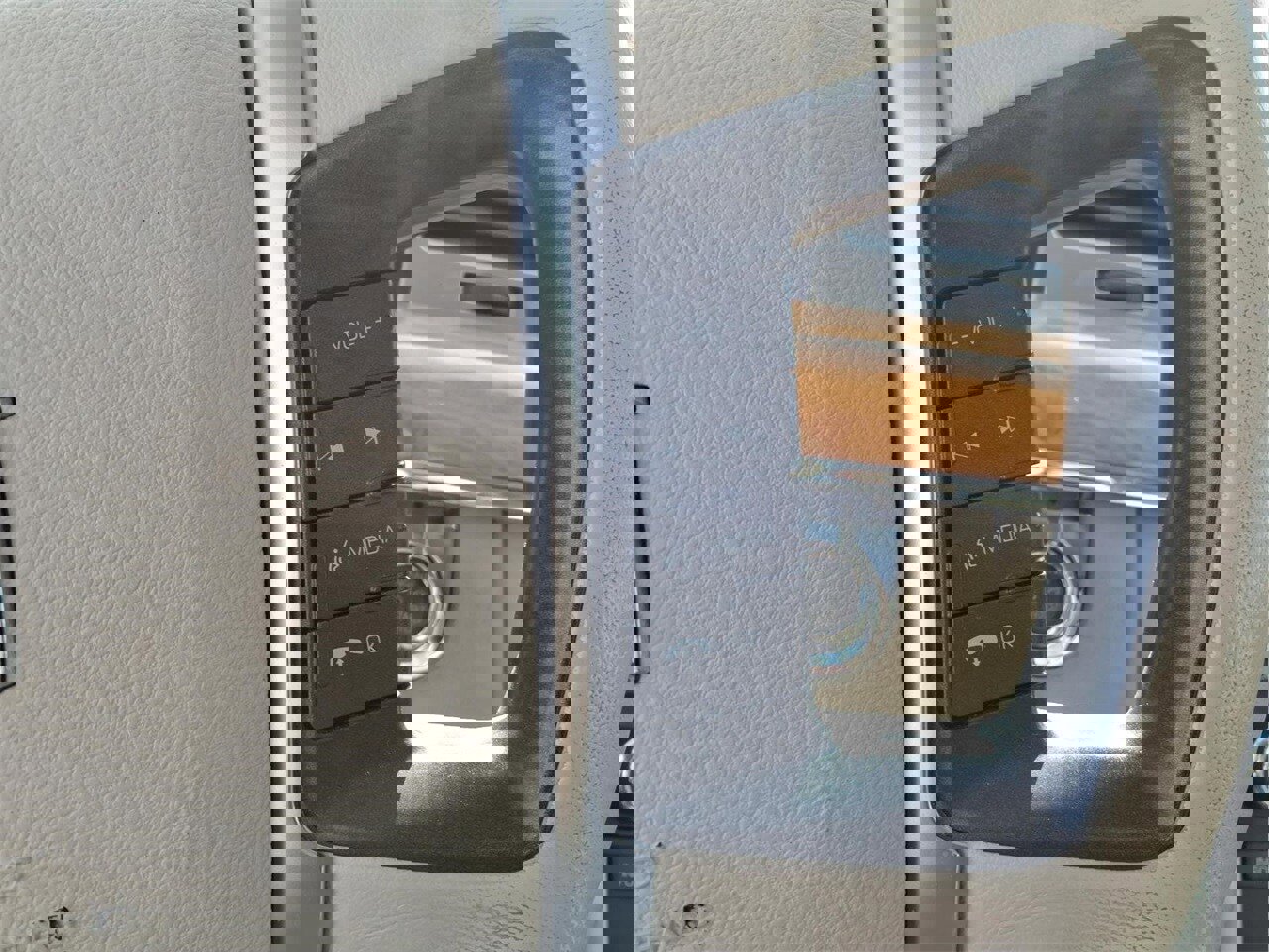 Used 2011 Lincoln MKS image 23