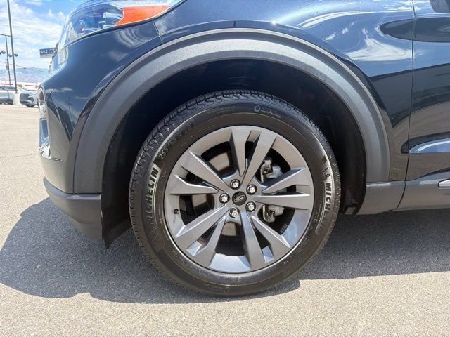 Used 2024 Ford Explorer XLT w/ Equipment Group 202A AWD/4WD image 4