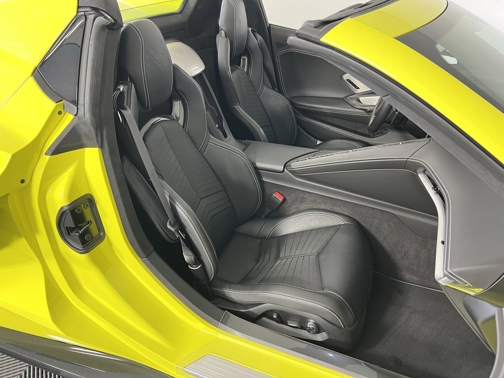 Used 2022 Chevrolet Corvette Stingray w/ Z51 Performance Package image 39