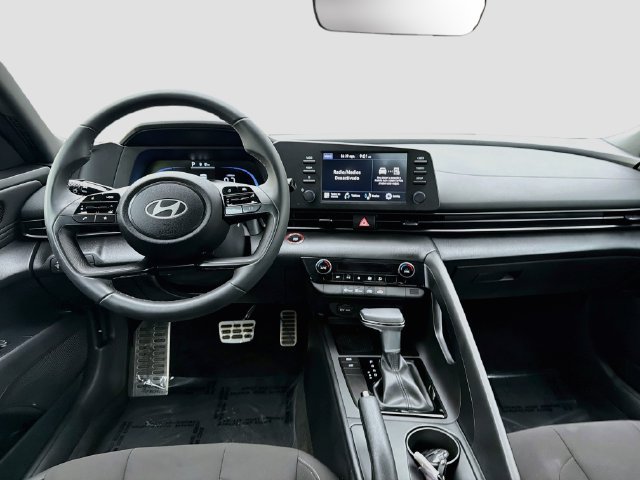 Certified 2025 Hyundai Elantra Sport FWD image 22