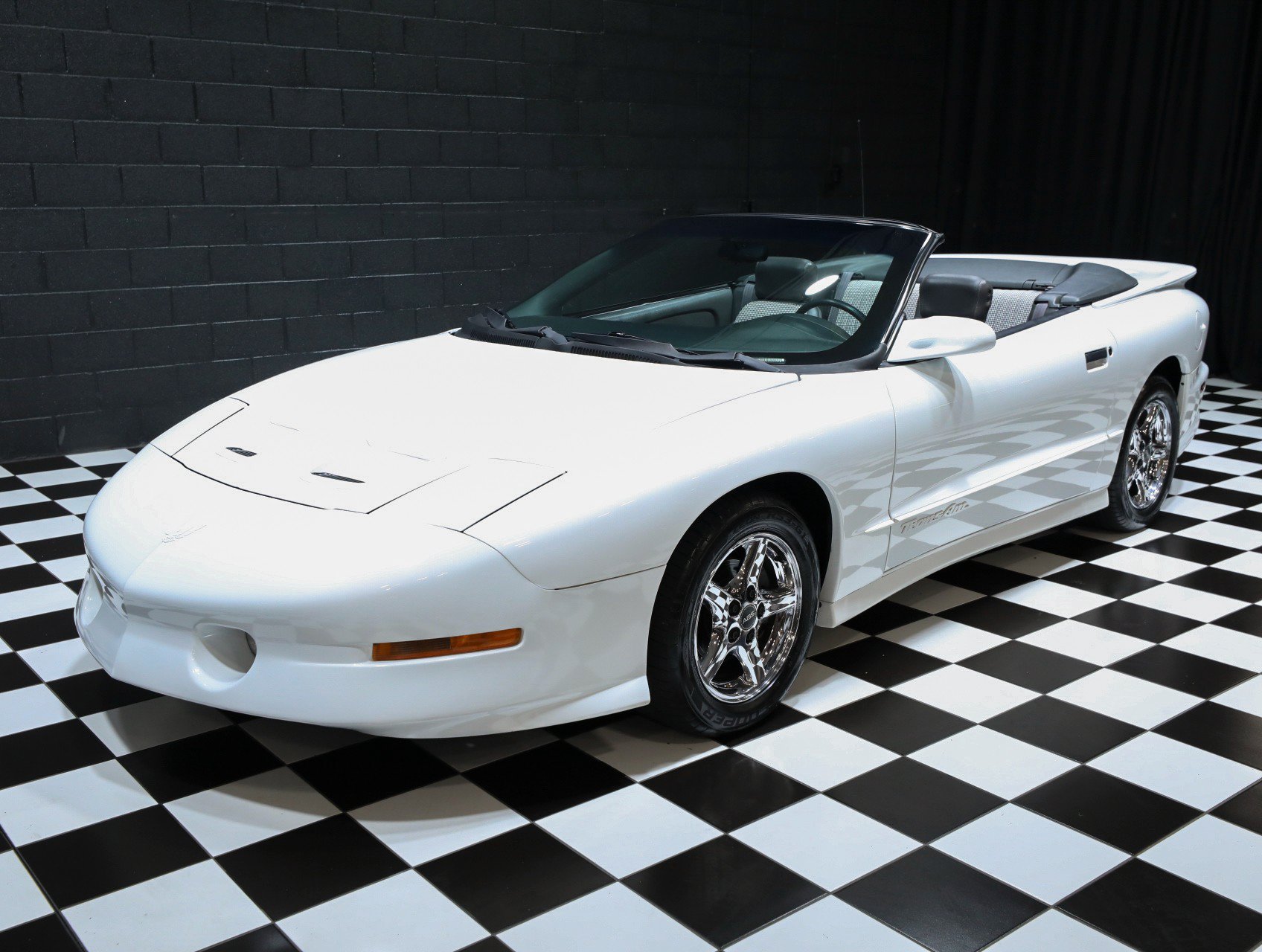 Used 1997 Pontiac Firebird Trans Am RWD image 47