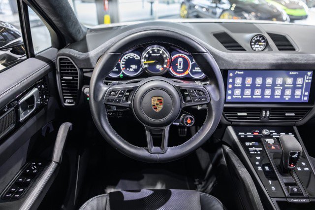 Used 2022 Porsche Cayenne Turbo GT image 32