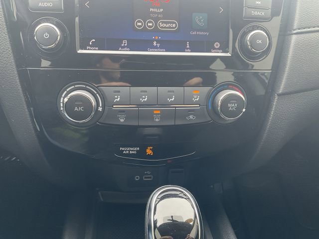 Used 2018 Nissan Rogue S image 14