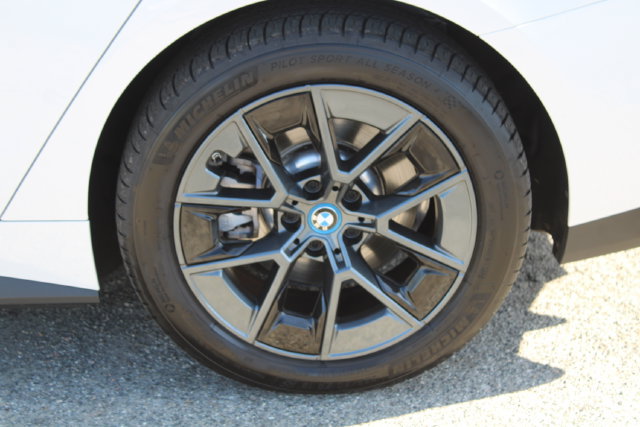 Used 2024 BMW i4 eDrive35 w/ Premium Package RWD image 11