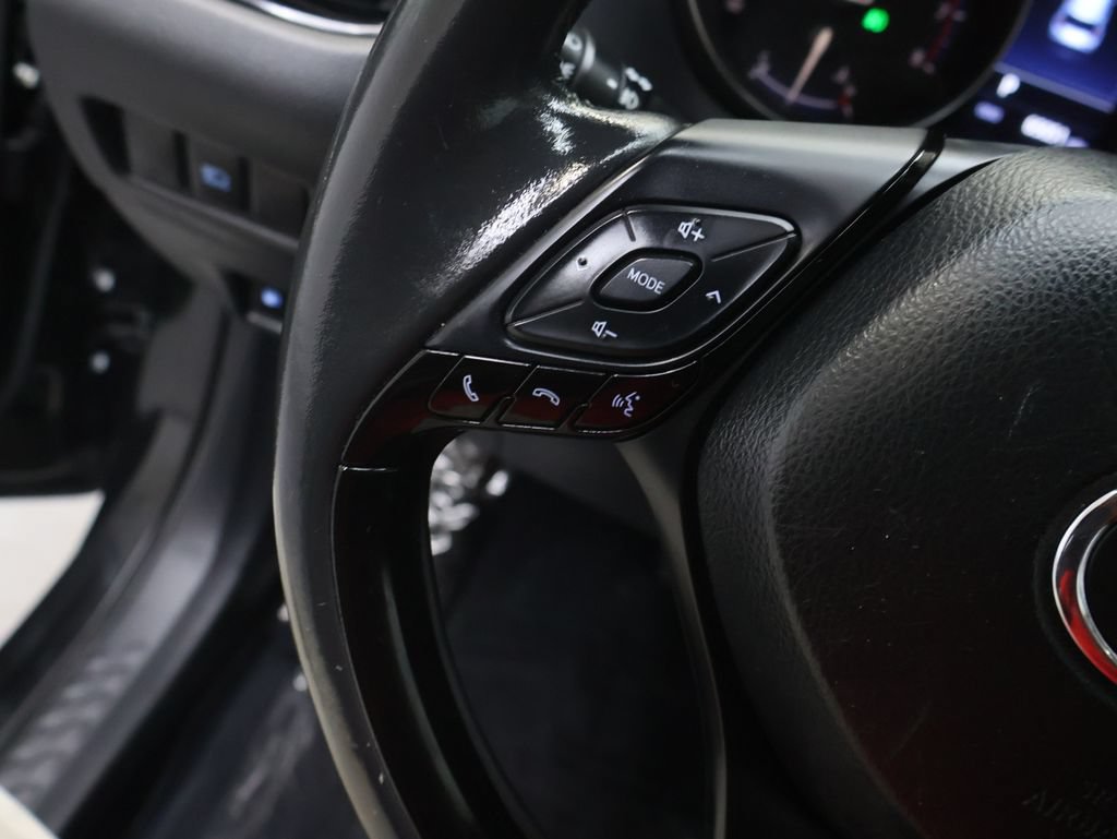 Used 2022 Toyota C-HR Limited FWD image 19