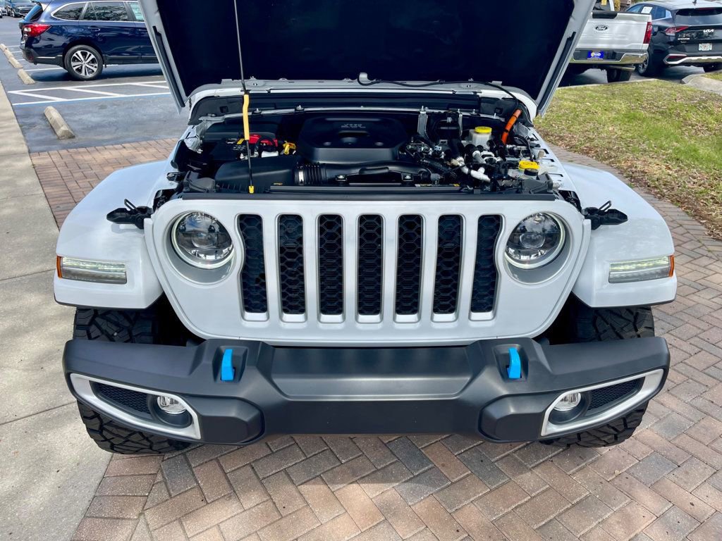 Used 2023 Jeep Wrangler Unlimited Sahara image 16