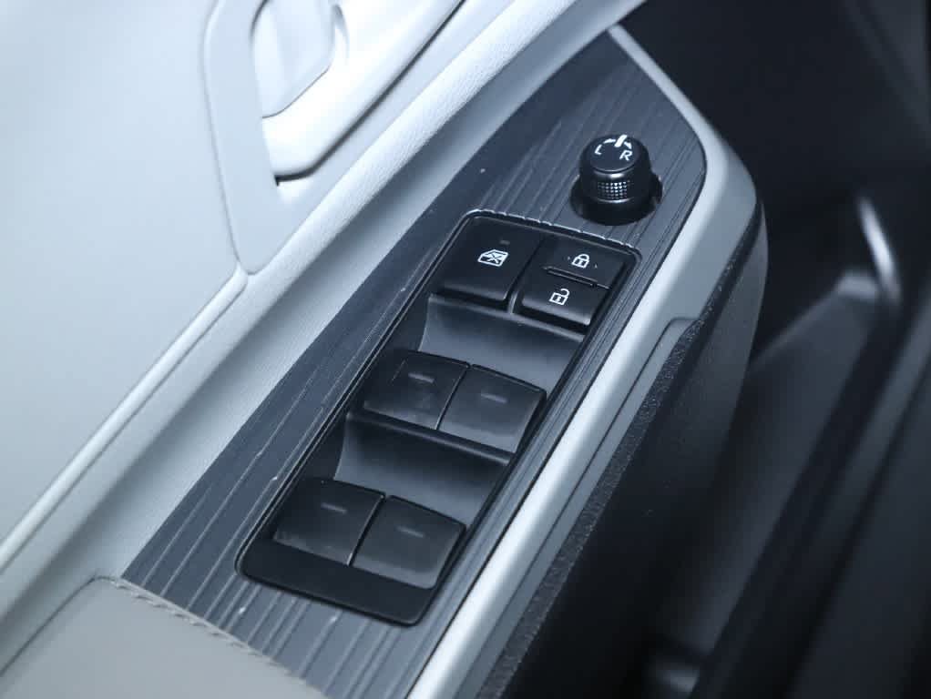 Certified 2026 Toyota Sienna LE AWD/4WD image 15