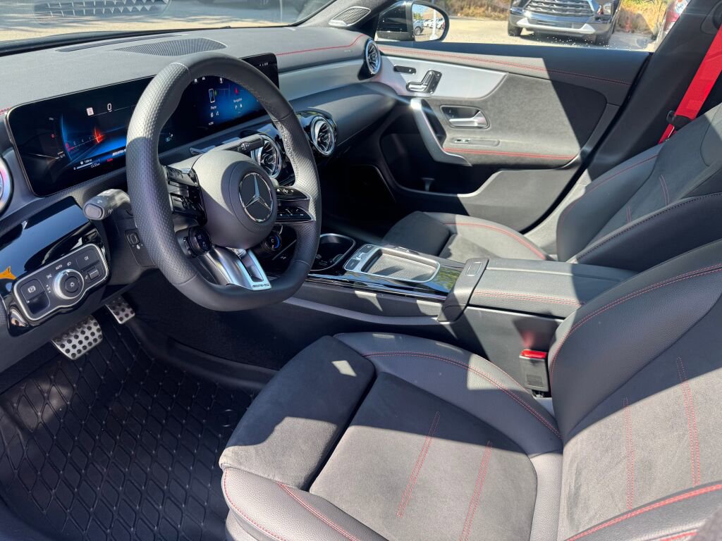Certified 2025 Mercedes-Benz CLA 35 AMG 4MATIC image 9