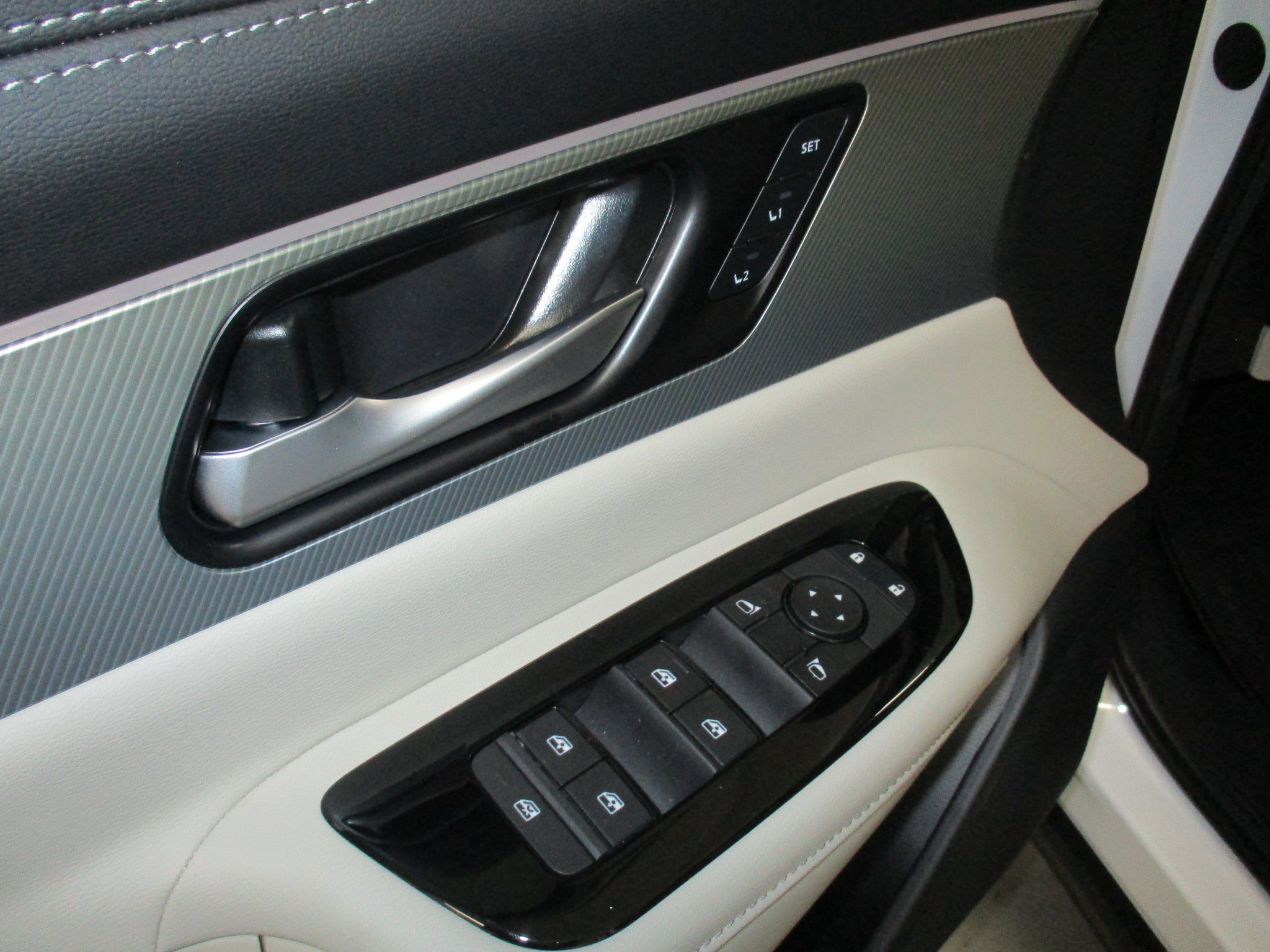 New 2026 Nissan Murano SL image 13