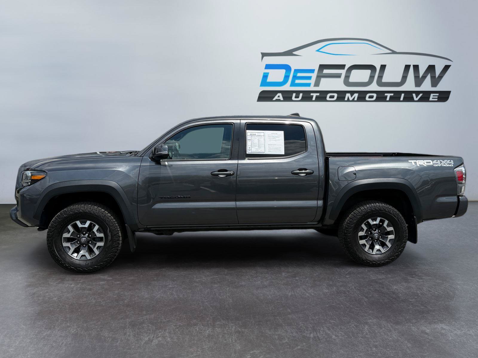 Used 2020 Toyota Tacoma TRD Off-Road w/ TRD Premium Off Road Package AWD/4WD image 6