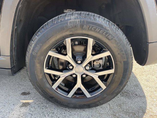 Used 2023 Jeep Grand Cherokee Limited AWD/4WD image 11