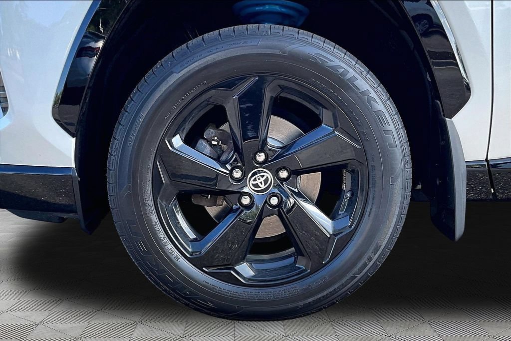 Used 2020 Toyota RAV4 XSE AWD/4WD image 25