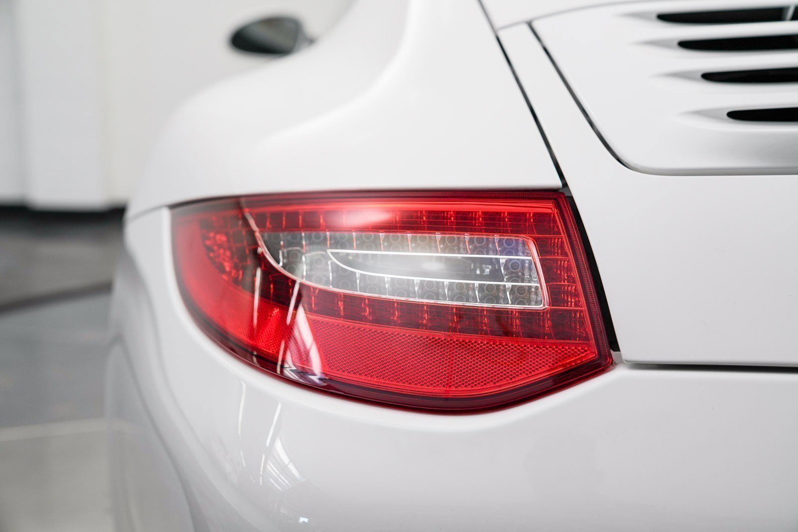 Used 2010 Porsche 911 Carrera S image 15