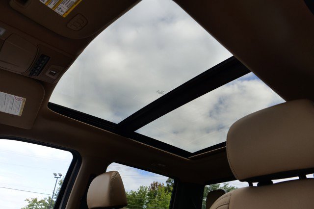 Used 2022 Ford F250 Lariat w/ Tremor Off-Road Package image 8