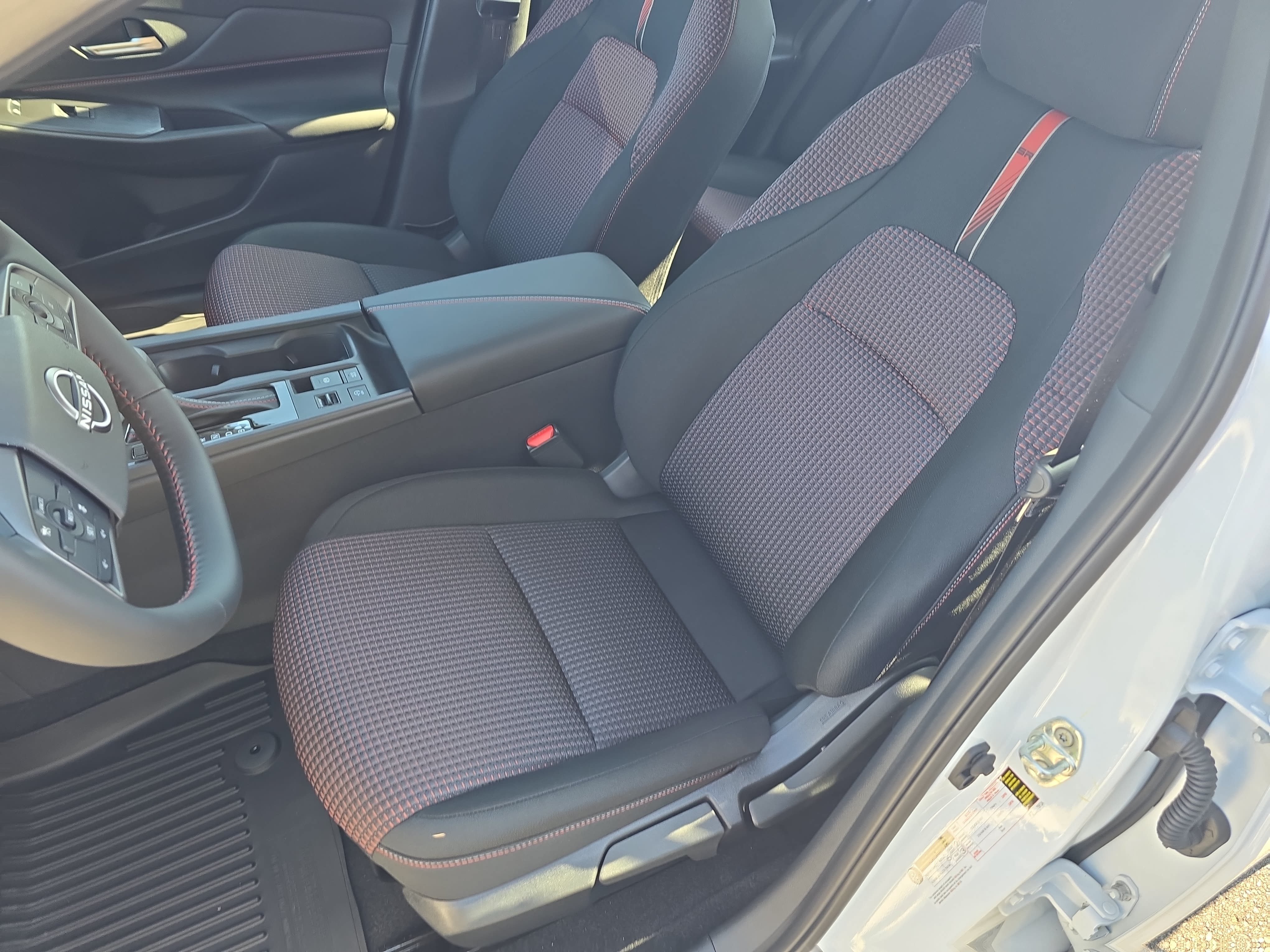 New 2027 Nissan Sentra SR w/ Floor Mat Package FWD image 14