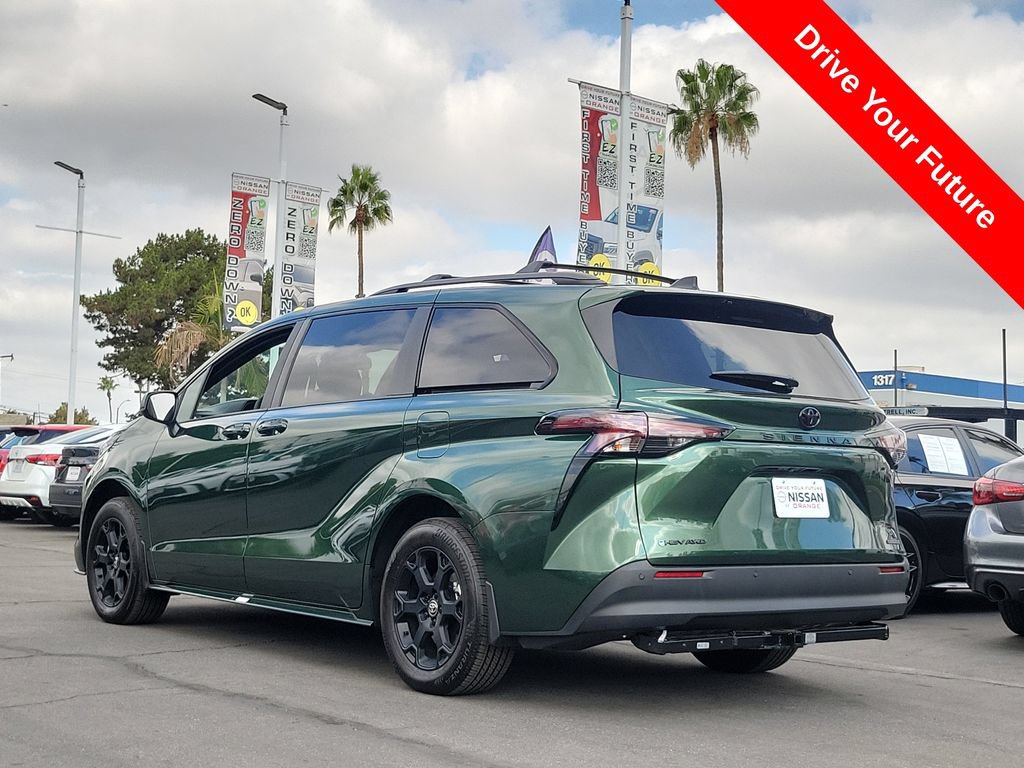 Used 2026 Toyota Sienna XLE Woodland Edition AWD/4WD image 2