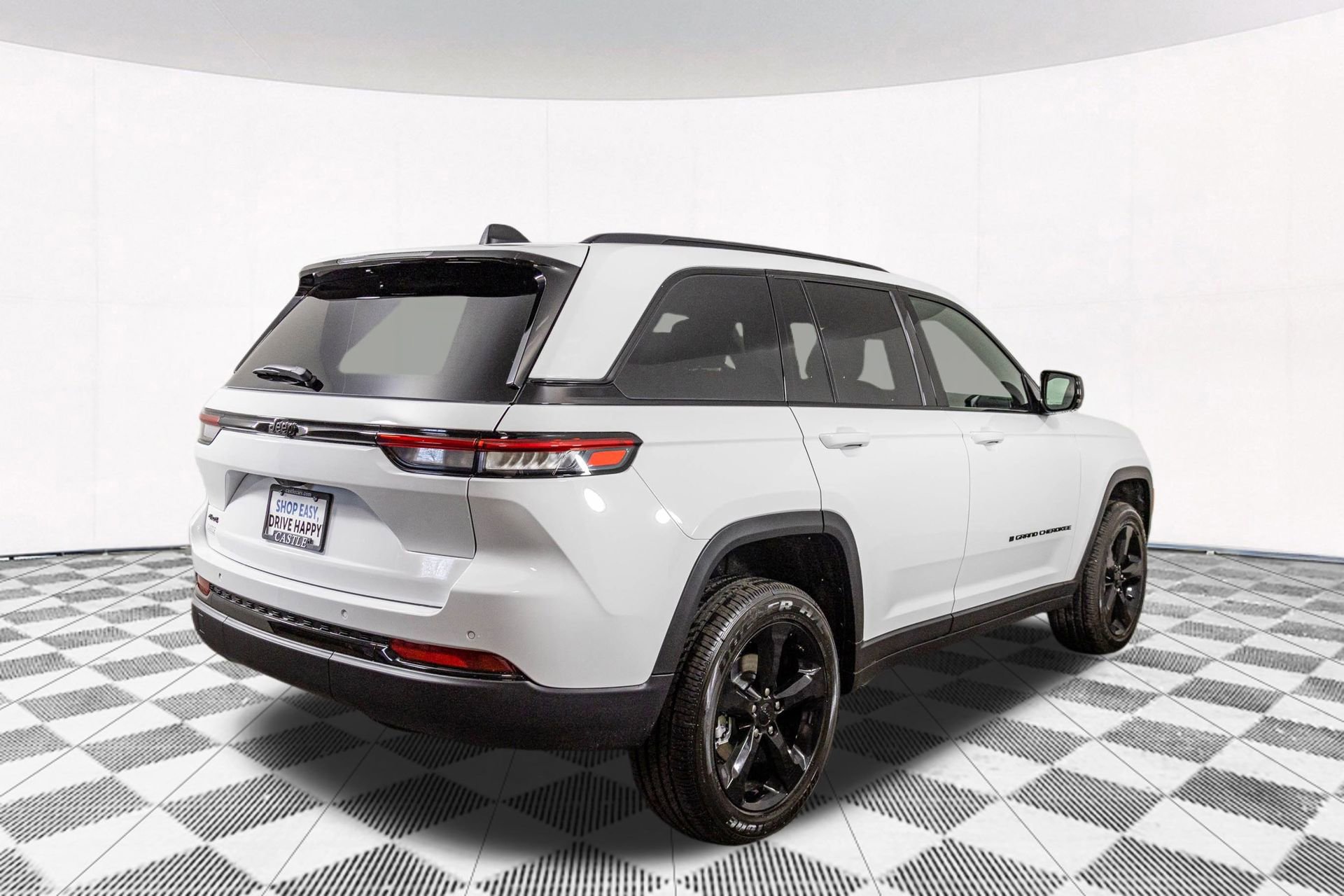 New 2025 Jeep Grand Cherokee Laredo image 8
