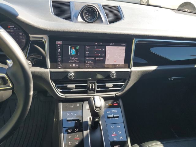 Used 2024 Porsche Macan S image 25