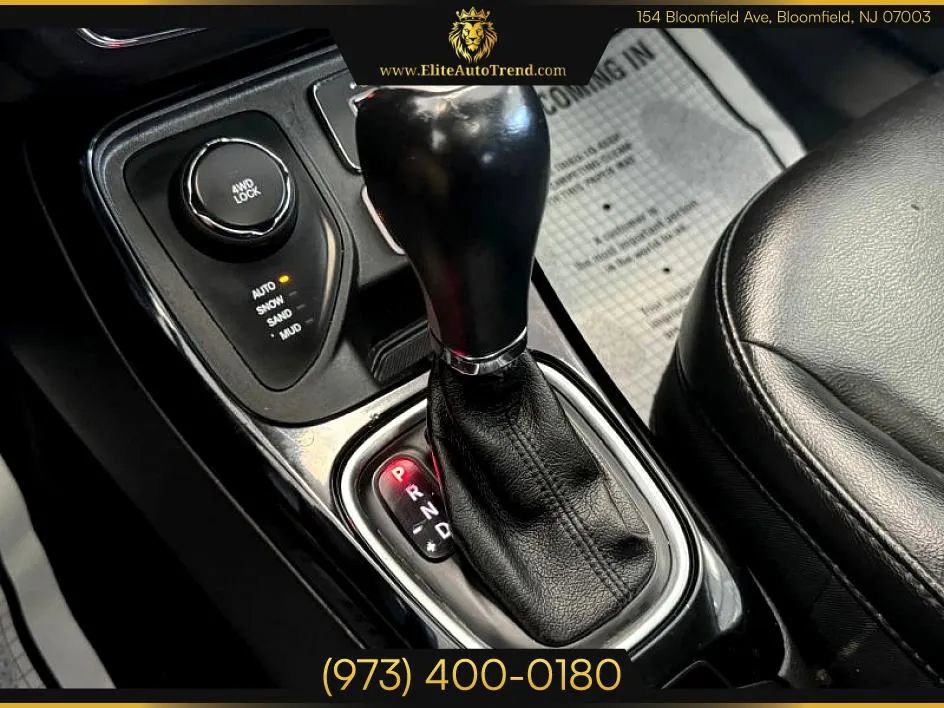 Used 2018 Jeep Compass Latitude w/ Popular Equipment Group image 19