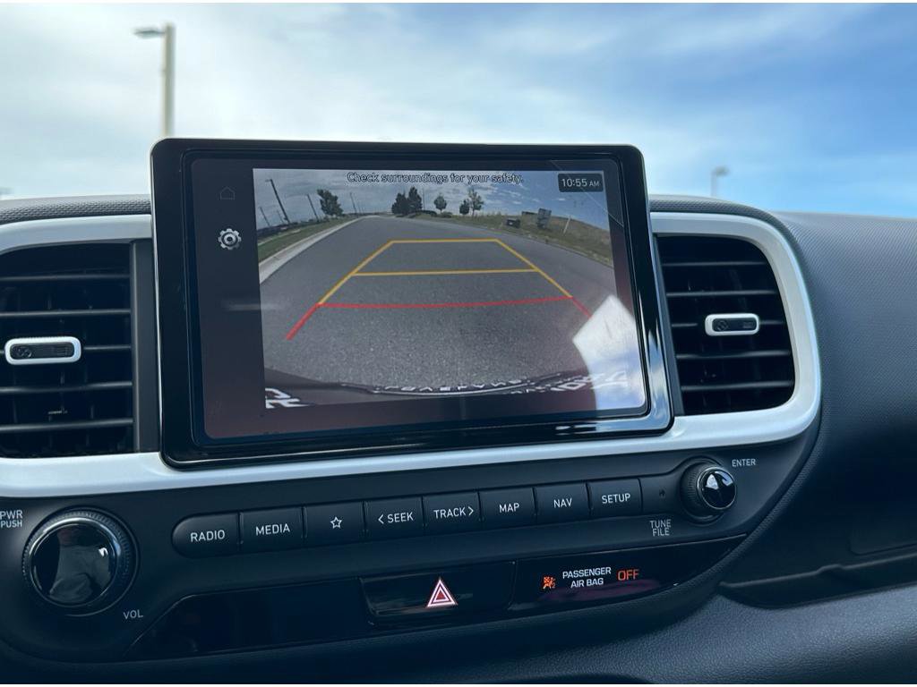 Used 2024 Hyundai Venue Limited image 18