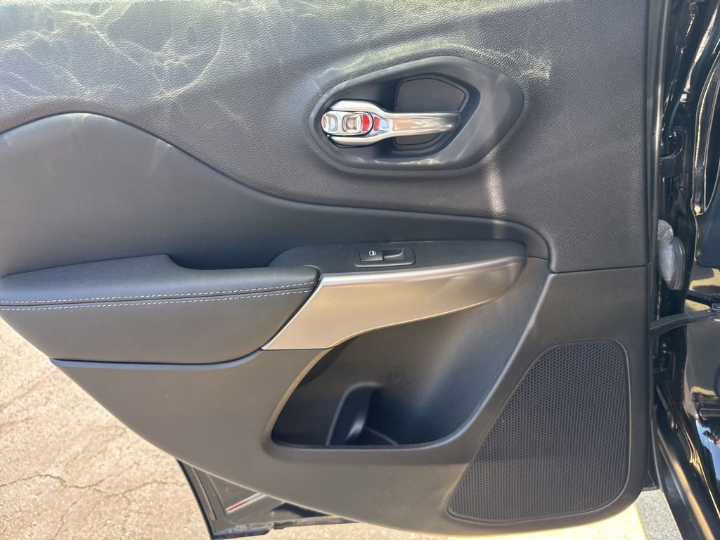 Used 2022 Jeep Cherokee Latitude Lux image 48