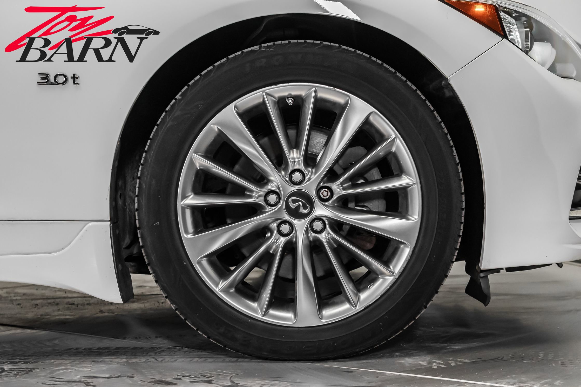 Used 2018 INFINITI Q50 Luxe w/ Essential Package (3.0T Luxe) image 17