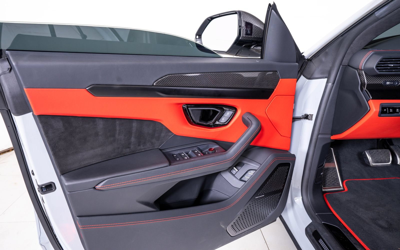 Used 2023 Lamborghini Urus S AWD/4WD image 14