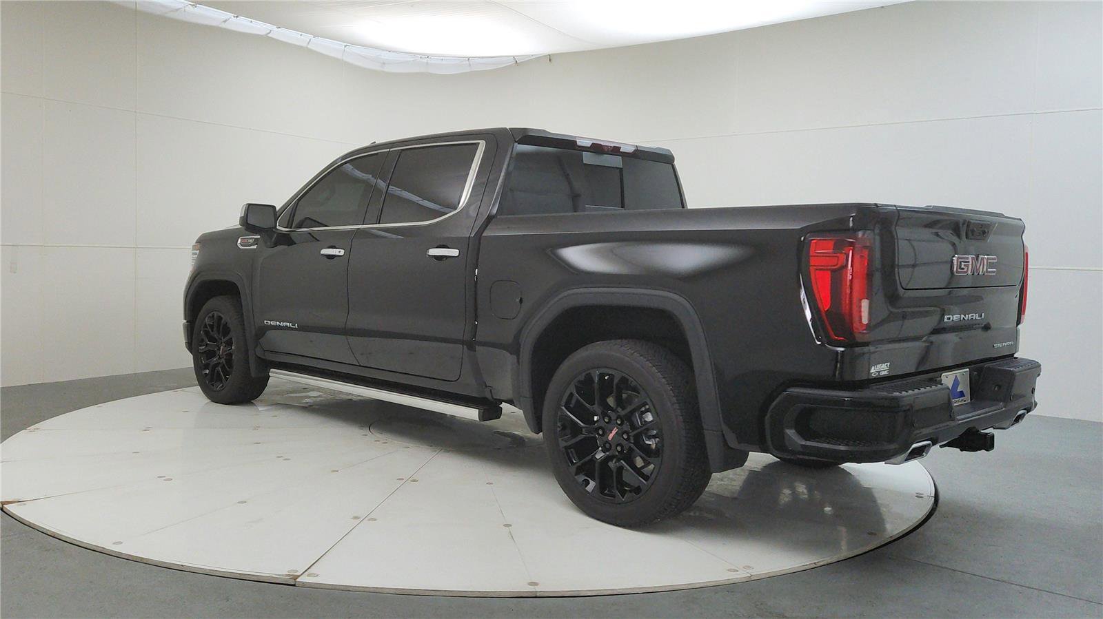 Used 2025 GMC Sierra 1500 Denali w/ Denali Reserve Package image 5