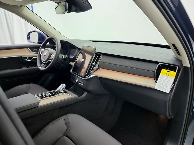 New 2026 Volvo XC90 B5 Core image 17