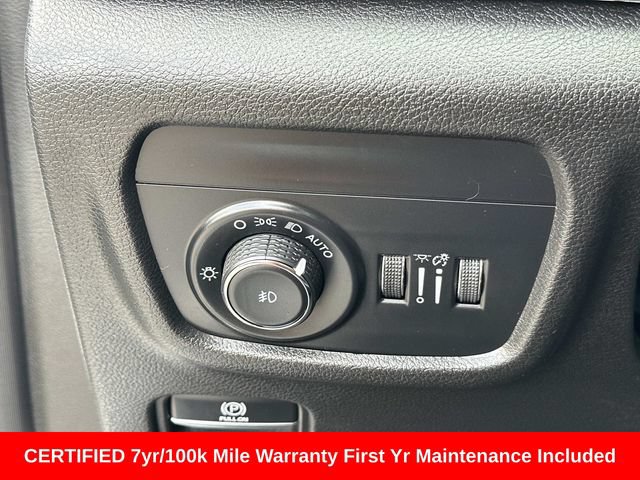 Used 2023 Jeep Grand Cherokee Limited AWD/4WD image 25