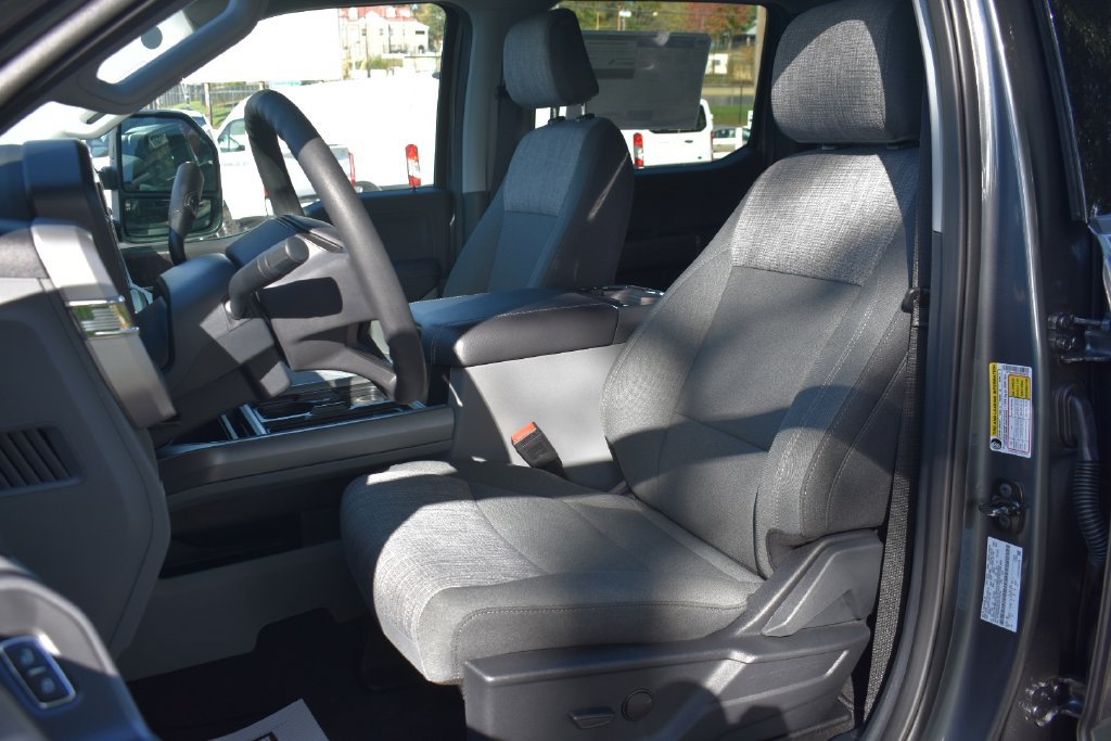 New 2027 Ford F250 XLT w/ XLT Premium Package AWD/4WD image 6