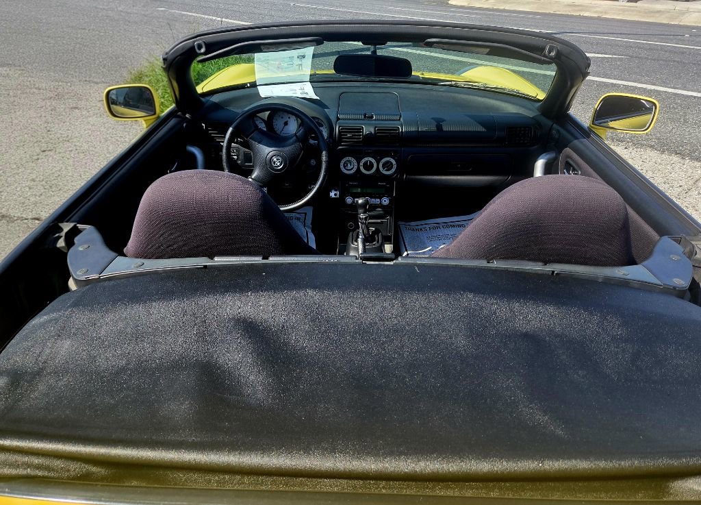 Used 2000 Toyota MR2 image 7