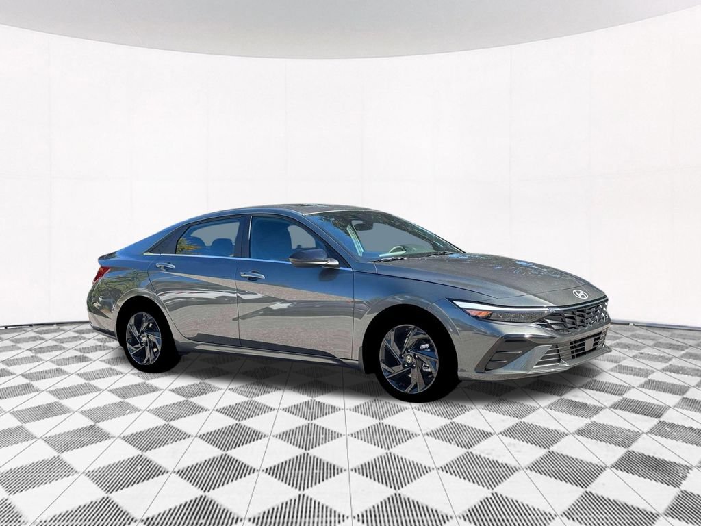 New 2026 Hyundai Elantra SEL Sport Premium FWD image 16