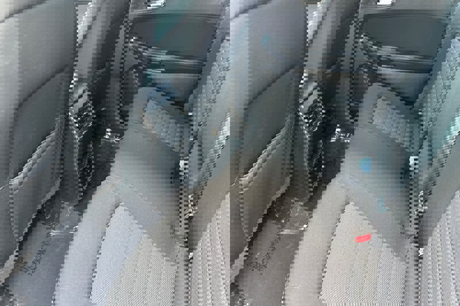 Used 2019 Ford Edge SE image 4