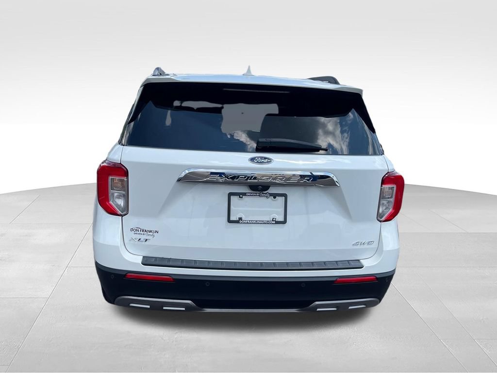 Used 2021 Ford Explorer XLT w/ Equipment Group 202A AWD/4WD image 4