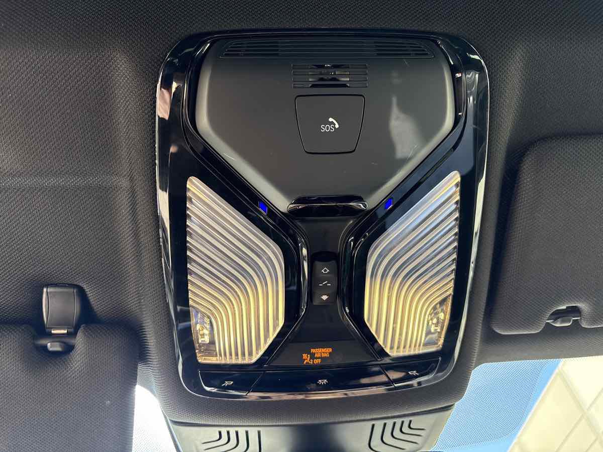 Used 2019 BMW 540i w/ M Sport Package image 30