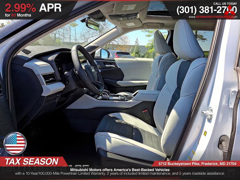 Used 2025 Mitsubishi Outlander SE image 11
