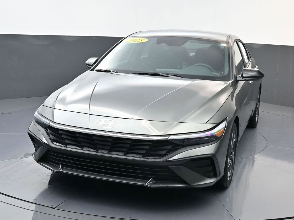 Certified 2025 Hyundai Elantra SEL image 8