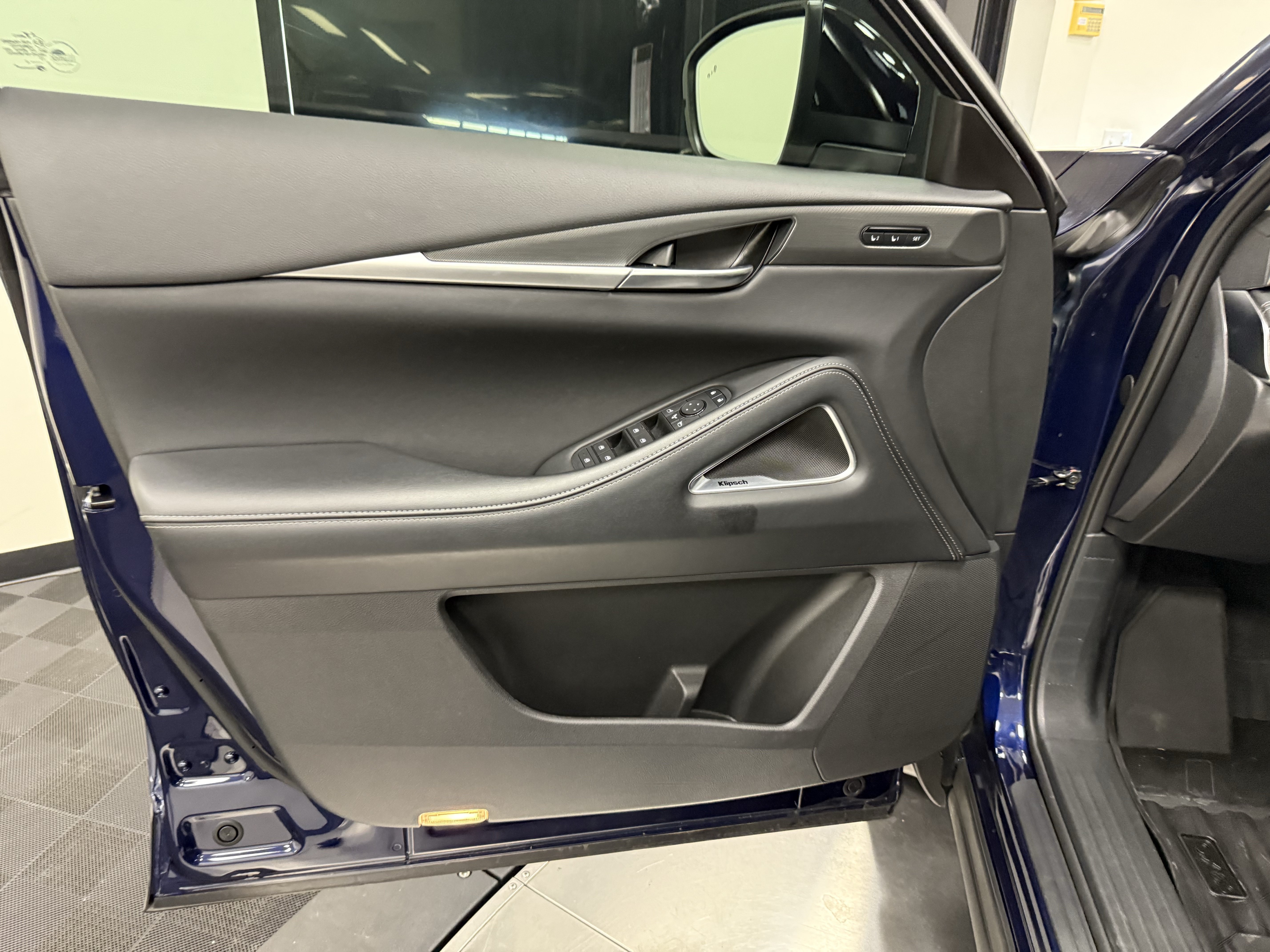 Certified 2027 INFINITI QX60 Luxe w/ Cargo Package FWD image 10