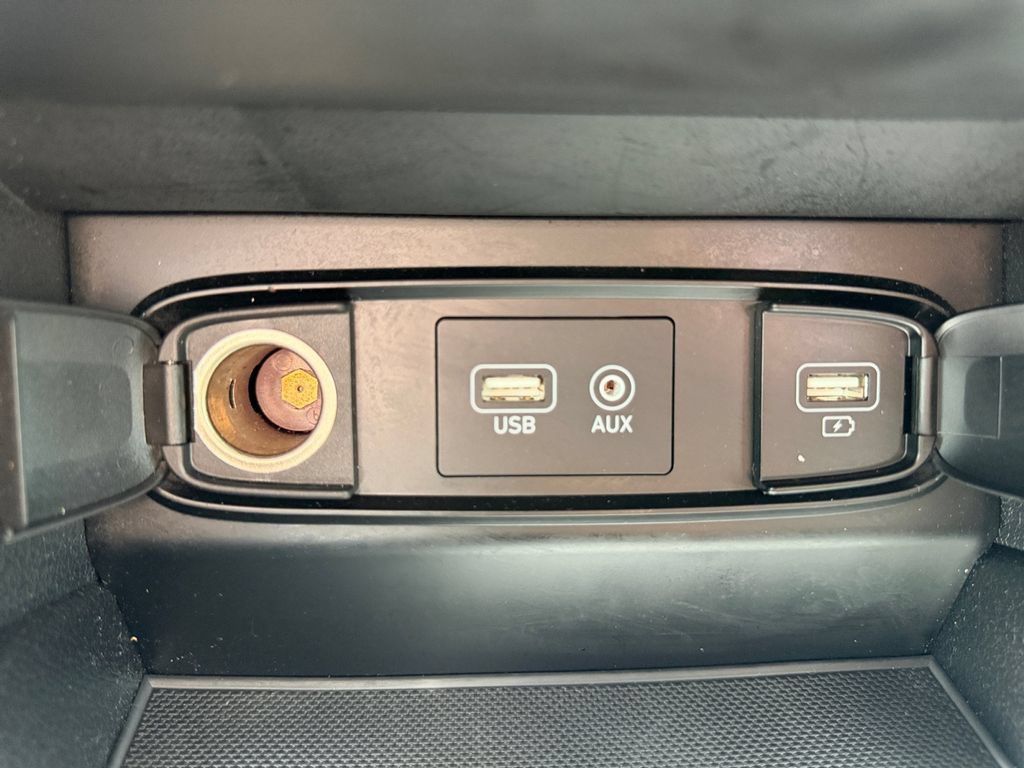 Used 2019 Hyundai Santa Fe SEL AWD/4WD image 21