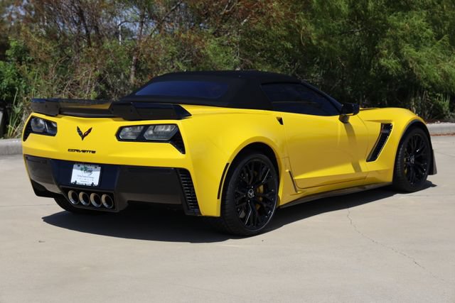 Used 2015 Chevrolet Corvette Z06 w/ 3LZ Preferred Equipment Group RWD image 8