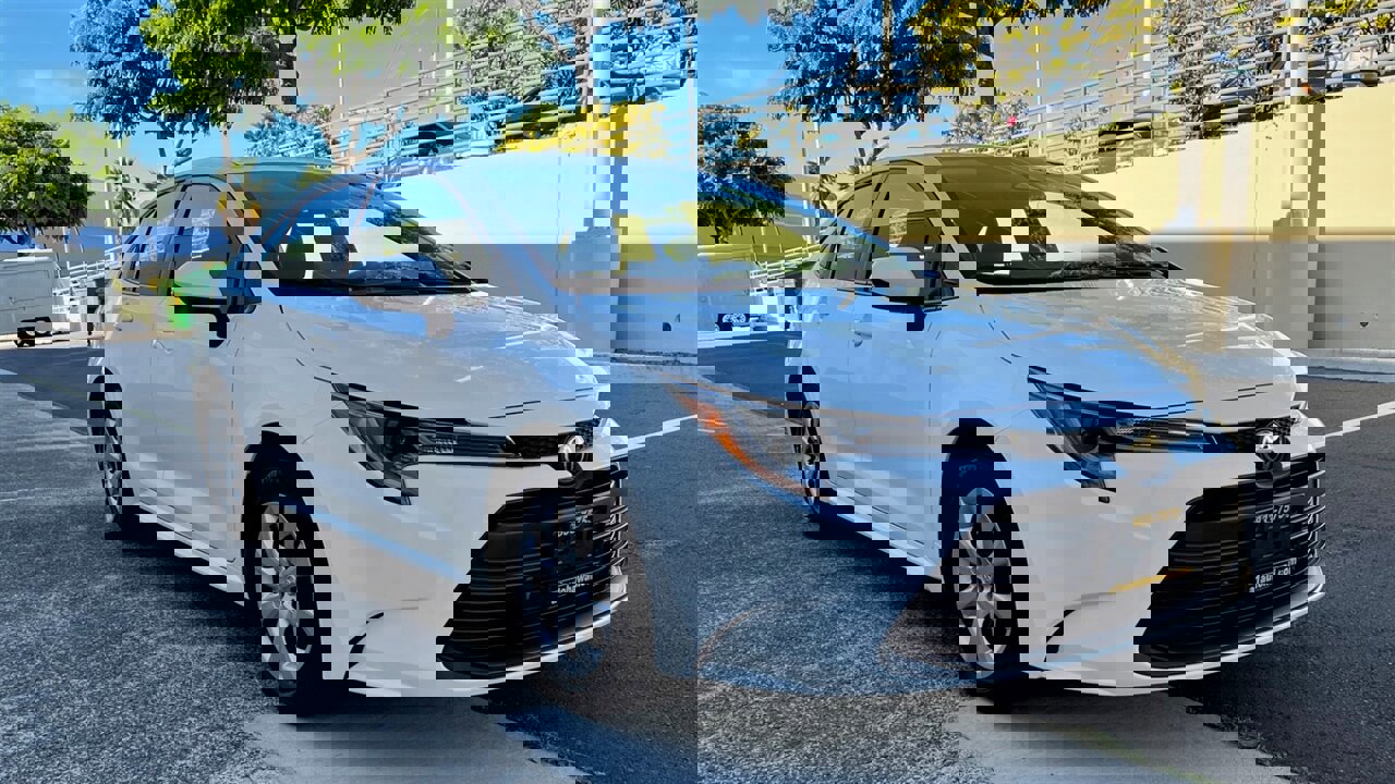 Used 2023 Toyota Corolla LE image 7