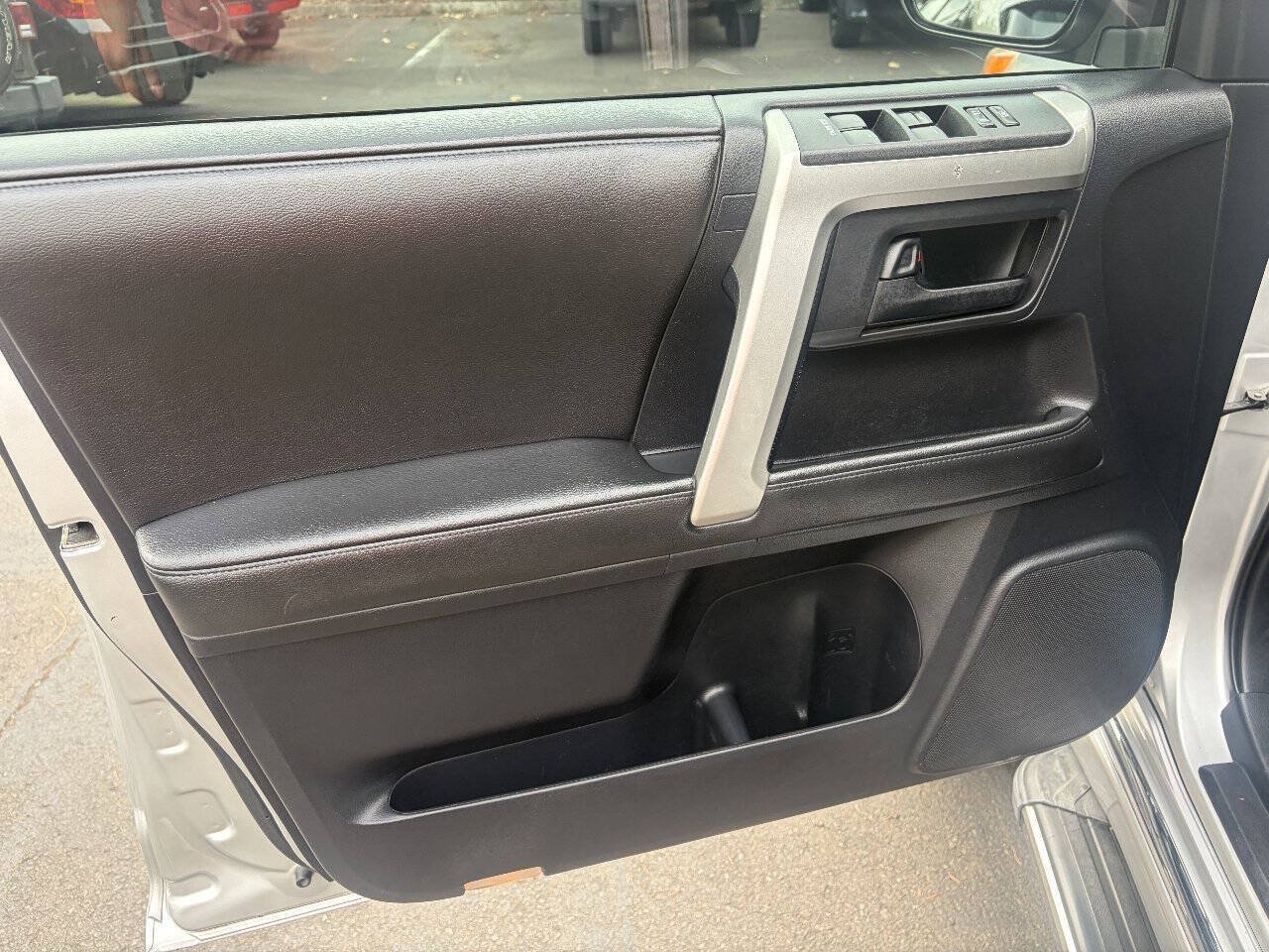 Used 2011 Toyota 4Runner Limited AWD/4WD image 11